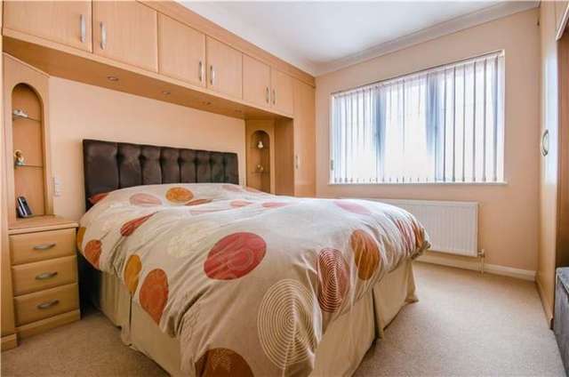  Image of 2 bedroom Detached house for sale in Willow Way Hauxton Cambridge CB22 at Hauxton, CB22 5JB