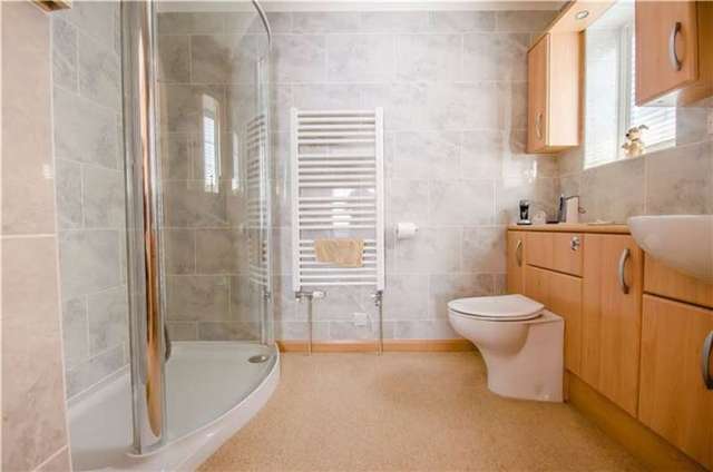  Image of 2 bedroom Detached house for sale in Willow Way Hauxton Cambridge CB22 at Hauxton, CB22 5JB