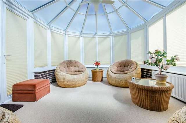  Image of 2 bedroom Detached house for sale in Willow Way Hauxton Cambridge CB22 at Hauxton, CB22 5JB