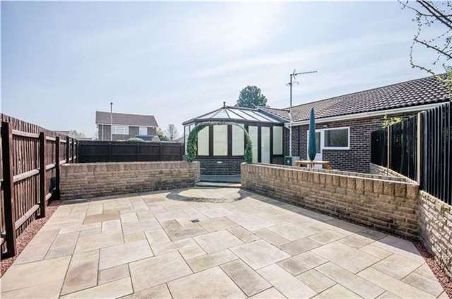 Image of 2 bedroom Detached house for sale in Willow Way Hauxton Cambridge CB22 at Hauxton, CB22 5JB