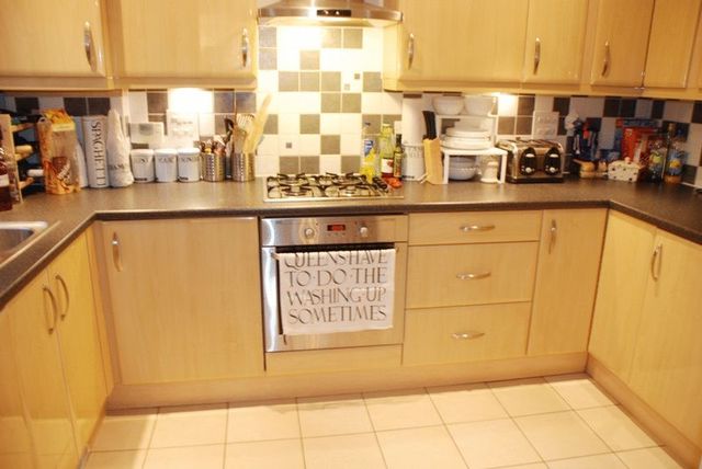  Image of 2 bedroom Flat for sale in Winchester Road Shirley Southampton SO16 at Winchester Road Bassett Southampton, SO16 7BB