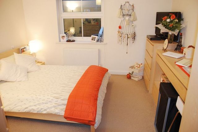  Image of 2 bedroom Flat for sale in Winchester Road Shirley Southampton SO16 at Winchester Road Bassett Southampton, SO16 7BB