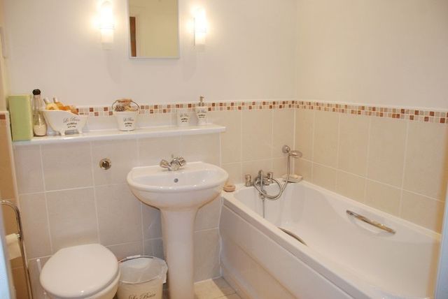  Image of 2 bedroom Flat for sale in Winchester Road Shirley Southampton SO16 at Winchester Road Bassett Southampton, SO16 7BB