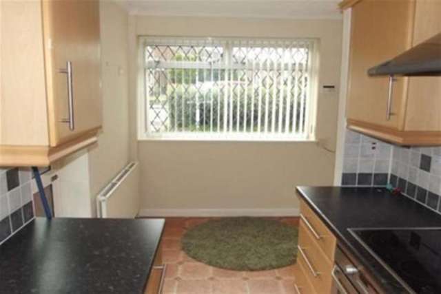 Image of 2 bedroom Bungalow to rent in Windermere Road Hucknall Nottingham NG15 at Nottingham, NG15 6NF