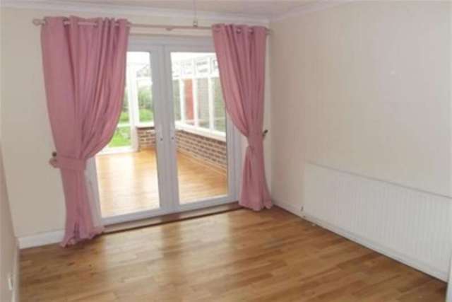  Image of 2 bedroom Bungalow to rent in Windermere Road Hucknall Nottingham NG15 at Nottingham, NG15 6NF