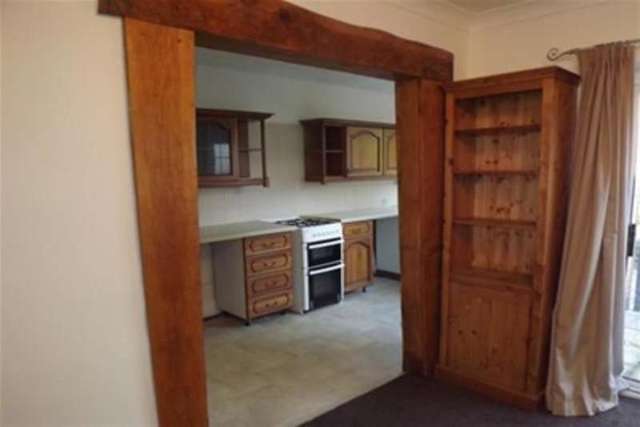  Image of 3 bedroom Semi-Detached house to rent in Wollaton Road Beeston Nottingham NG9 at Nottingham, NG9 2PH