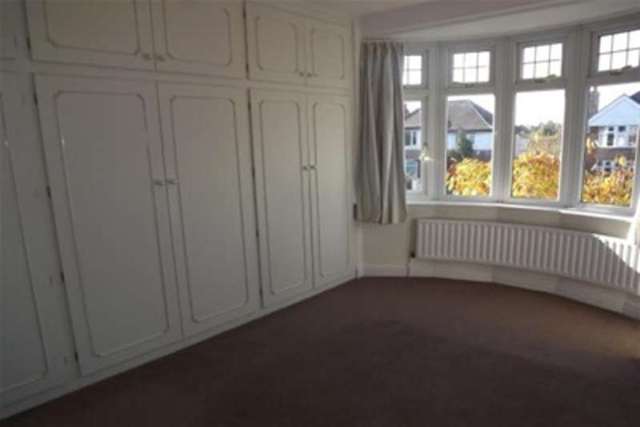 Image of 3 bedroom Semi-Detached house to rent in Wollaton Road Beeston Nottingham NG9 at Nottingham, NG9 2PH