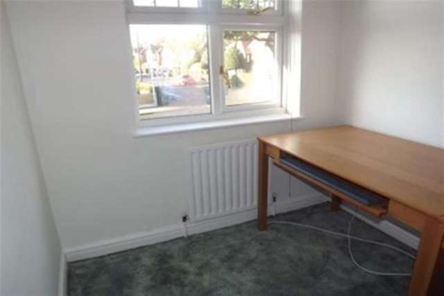  Image of 3 bedroom Semi-Detached house to rent in Wollaton Road Beeston Nottingham NG9 at Nottingham, NG9 2PH