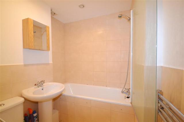  Image of 1 bedroom Property to rent in Wolseley Road London N8 at Crouch End, N8 8RS
