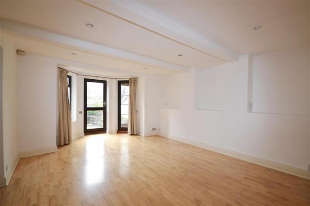 Image of 1 bedroom Property to rent in Wolseley Road London N8 at Crouch End, N8 8RS