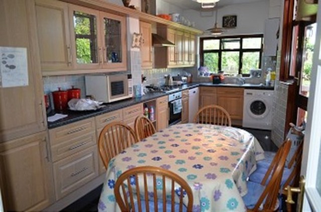  Image of 2 bedroom House Share to rent in Wolves Lane London N13 at Wolves Lane  Palmers Green, N13 6DR