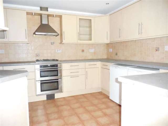 Image of 1 bedroom Detached house for sale in Woodlands Parade Woodlands Road Ditton Aylesford ME20 at Aylesford Kent Aylesford, ME20 6HE