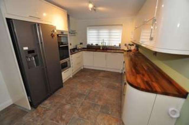  Image of 4 bedroom Detached house for sale in Woodleighton Grove Uttoxeter ST14 at Woodleighton Grove  Uttoxeter, ST14 8BX