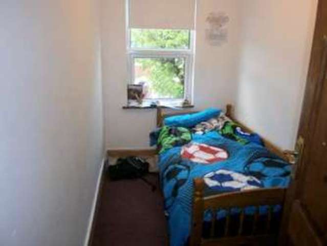  Image of 4 bedroom Detached house to rent in Worcester Road London E12 at Worcester Road  Manor Park, E12 5JX