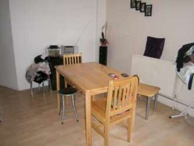  Image of 4 bedroom Detached house to rent in Worcester Road London E12 at Worcester Road  Manor Park, E12 5JX