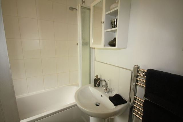  Image of 2 bedroom Terraced house to rent in Yeoman Street Skelton-in-Cleveland Saltburn-by-the-Sea TS12 at Yeoman Street Skelton-in-Cleveland Saltburn-By-The-Sea, TS12 2LG
