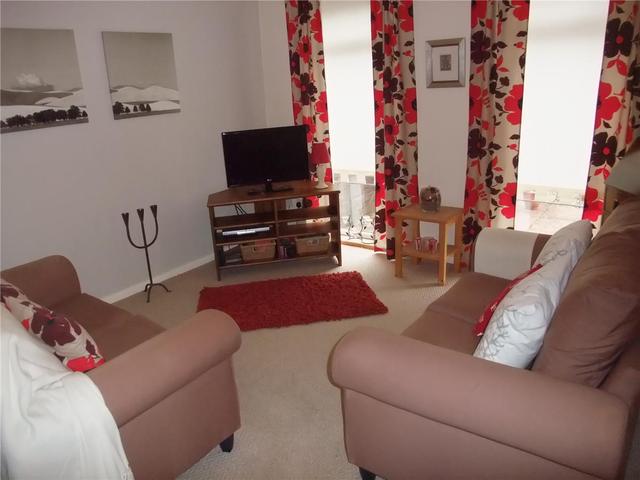  Image of 2 bedroom Flat to rent in Young Terrace Cowdenbeath KY4 at Cowdenbeath Fife Fife, KY4 9LB