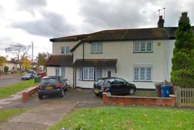  Image of 5 bedroom Property to rent in The Meadow Way Harrow Weald Harrow HA3 at The Meadow Way  Harrow, HA3 7BS