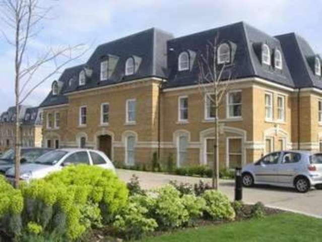  Image of 2 bedroom Flat to rent in Holmesdale Road Teddington TW11 at 50 Holmesdale Road Teddington, TW11 9NE