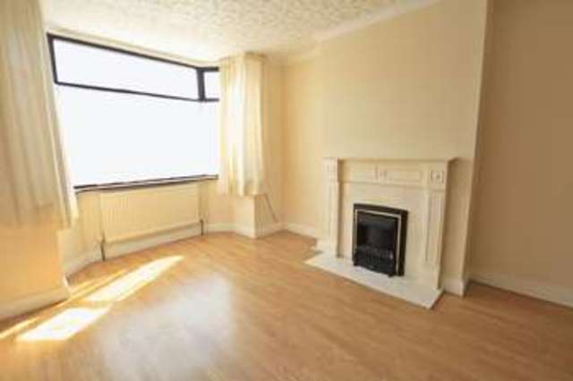  Image of 3 bedroom Property to rent in Louis Drive Hull HU5 at Louis Drive  Hull, HU5 5PA