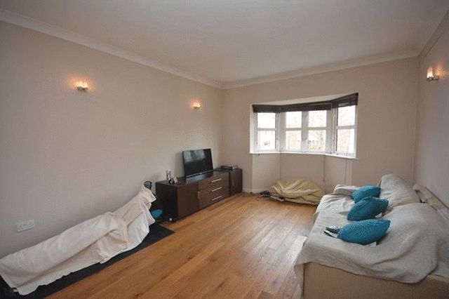  Image of 1 bedroom Flat to rent in Westwood Road Southampton SO17 at Westwood Road  Southampton, SO17 1DP