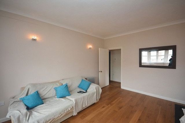  Image of 1 bedroom Flat to rent in Westwood Road Southampton SO17 at Westwood Road  Southampton, SO17 1DP