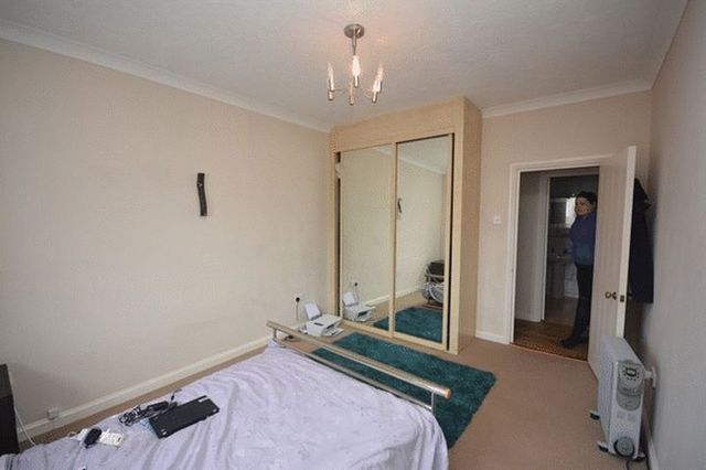  Image of 1 bedroom Flat to rent in Westwood Road Southampton SO17 at Westwood Road  Southampton, SO17 1DP
