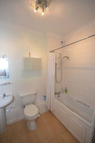  Image of 1 bedroom Flat to rent in Westwood Road Southampton SO17 at Westwood Road  Southampton, SO17 1DP
