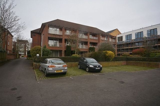  Image of 1 bedroom Flat to rent in Westwood Road Southampton SO17 at Westwood Road  Southampton, SO17 1DP