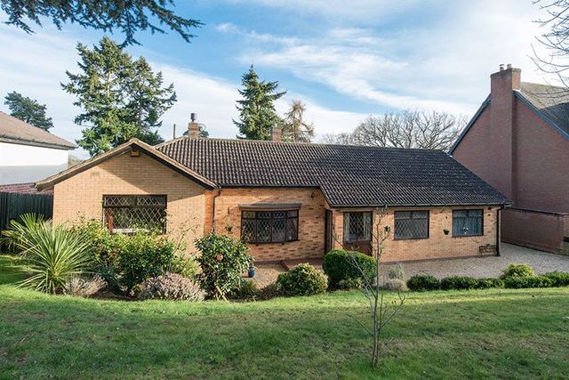  Image of 4 bedroom Detached house for sale in Whitehill Road Kidderminster DY11 at 11 Whitehill Road  Kidderminster, DY11 6JH