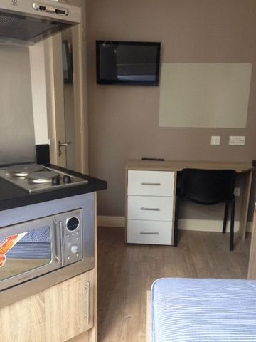  Image of 1 bedroom Apartment to rent in Deansgate Bolton BL1 at 113-117 Deansgate Array Bolton, BL1 1HA