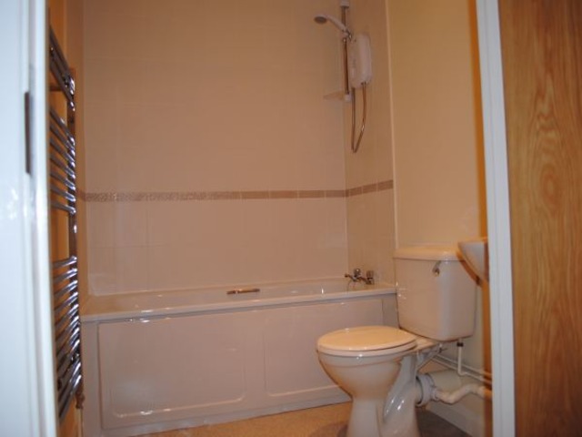  Image of 1 bedroom Flat to rent in Guildhall Square Carmarthen SA31 at 13 Guildhall Square  CARMARTHEN, SA31 1PR