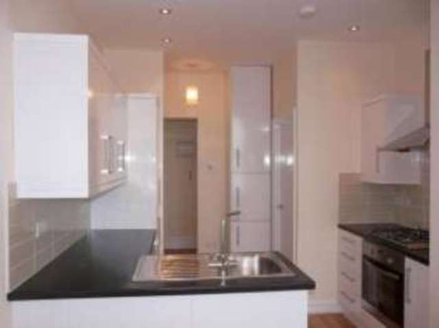  Image of 1 bedroom Flat for sale in Cleveland Road Paignton TQ4 at 14 Cleveland Road Paignton Goodrington, TQ4 6EL