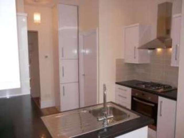 Image of 1 bedroom Flat for sale in Cleveland Road Paignton TQ4 at 14 Cleveland Road Paignton Goodrington, TQ4 6EL