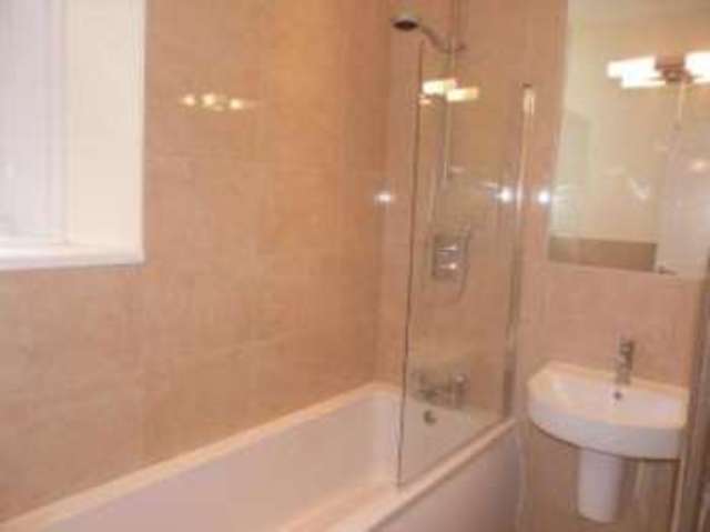  Image of 1 bedroom Flat for sale in Cleveland Road Paignton TQ4 at 14 Cleveland Road Paignton Goodrington, TQ4 6EL