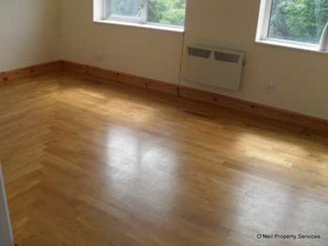  Image of 2 bedroom Flat to rent in Oxford Road Gerrards Cross SL9 at Oxford Road  Gerrards Cross, SL9 7AT
