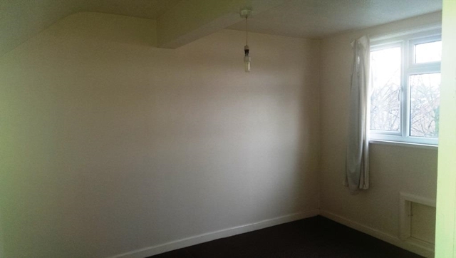  Image of 3 bedroom Detached house to rent in Calder Road Dewsbury WF13 at Calder Road  Dewsbury, WF13 3JS