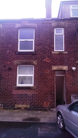 Image of 3 bedroom Detached house to rent in Calder Road Dewsbury WF13 at Calder Road  Dewsbury, WF13 3JS