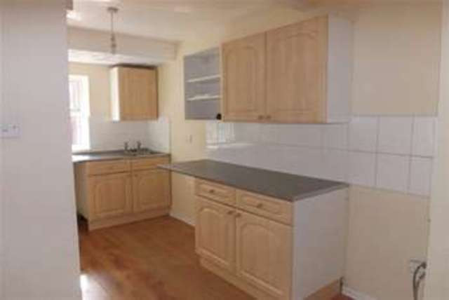  Image of 2 bedroom Terraced house to rent in Clarks Terrace Weston Point Runcorn WA7 at Runcorn, WA7 4HD