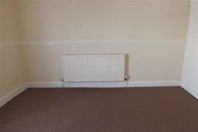  Image of 2 bedroom Terraced house to rent in Clarks Terrace Weston Point Runcorn WA7 at Runcorn, WA7 4HD