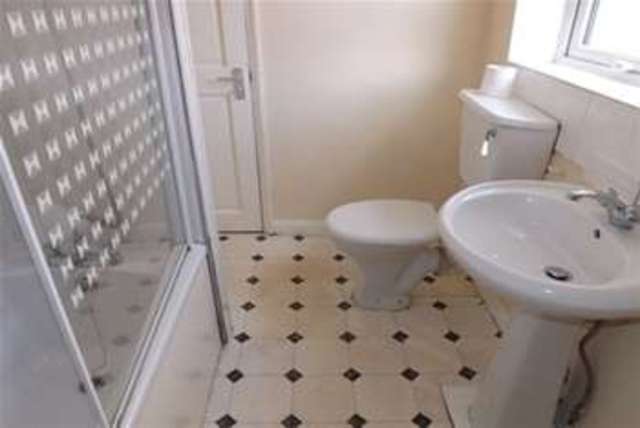  Image of 2 bedroom Terraced house to rent in Clarks Terrace Weston Point Runcorn WA7 at Runcorn, WA7 4HD