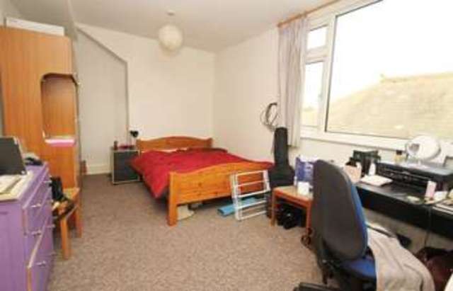  Image of 6 bedroom Semi-Detached house to rent in Lowther Road Bournemouth BH8 at Lowther Road  Bournemouth, BH8 8NG