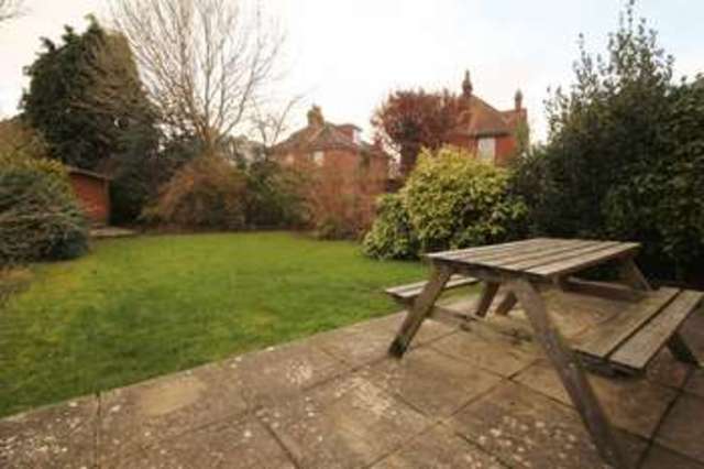  Image of 6 bedroom Semi-Detached house to rent in Lowther Road Bournemouth BH8 at Lowther Road  Bournemouth, BH8 8NG
