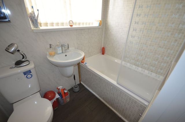  Image of 2 bedroom Property for sale in Parksway Knott End-on-Sea Poulton-Le-Fylde FY6 at Parksway Knott End-On-Sea Poulton-Le-Fylde, FY6 0DA