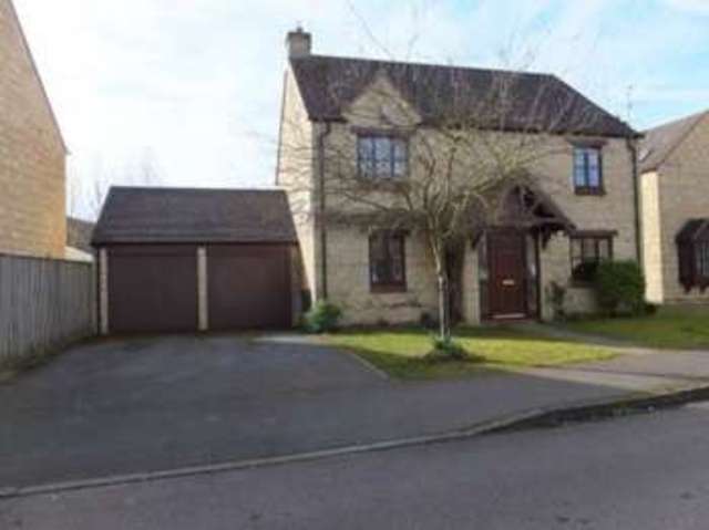  Image of 4 bedroom Detached house for sale in Coleshill Drive Faringdon SN7 at Coleshill Drive  FARINGDON, SN7 7FE