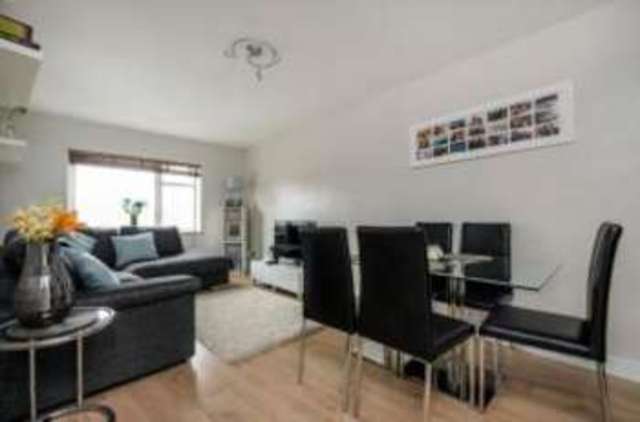  Image of 1 bedroom Flat for sale in Richmond Road Kingston upon Thames KT2 at 72A Richmond Road Kingston upon Thames Norbiton, KT2 5EL