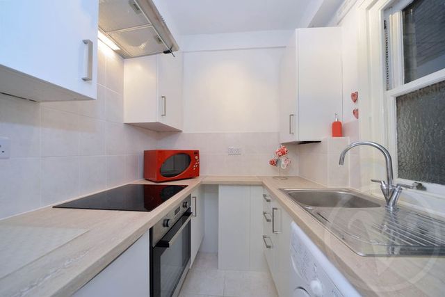  Image of Flat to rent in Abbey Road London NW8 at Abbey Road St Johns Wood St John
