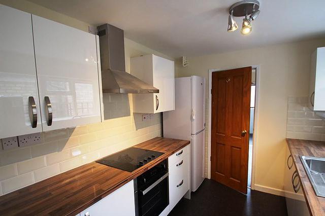  Image of 3 bedroom Terraced house to rent in Abbey Walk Cambridge CB1 at Cambridge, CB1 2QJ
