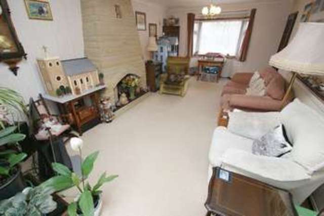 Image of 4 bedroom Detached house for sale in Abel Close Hemel Hempstead HP2 at Abel Close Adeyfield Hemel Hempstead, HP2 4BL