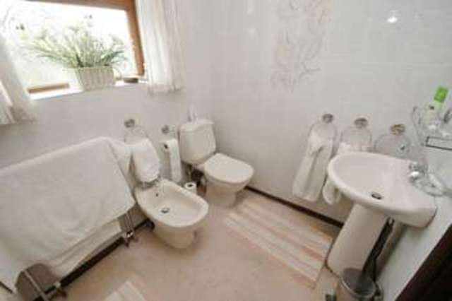 Image of 4 bedroom Detached house for sale in Abel Close Hemel Hempstead HP2 at Abel Close Adeyfield Hemel Hempstead, HP2 4BL